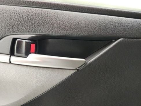 Used 2025 Toyota Camry SE image 36