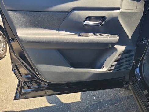 New 2026 Nissan Kicks SV w/ Cold Weather Package FWD image 7