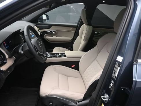 Used 2026 Volvo XC90 B6 Plus w/ Protection Package Premier AWD/4WD image 18