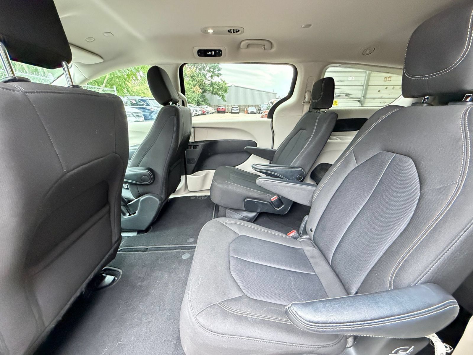 Used 2023 Chrysler Voyager LX FWD image 27
