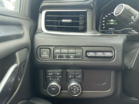 Used 2022 GMC Yukon Denali image 13