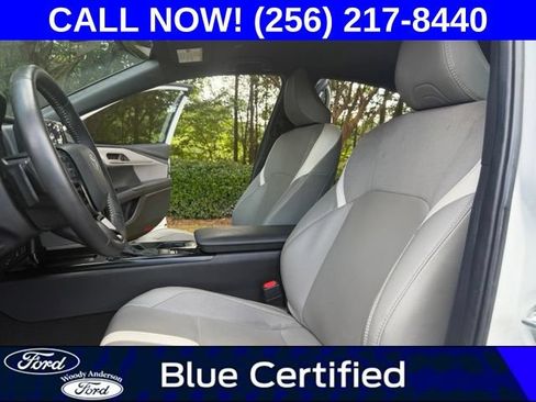 Used 2025 Toyota Camry SE FWD image 18
