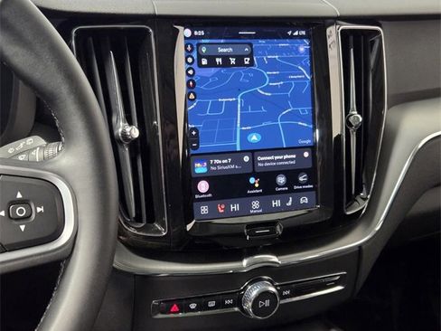 Used 2025 Volvo XC60 B5 Core image 28