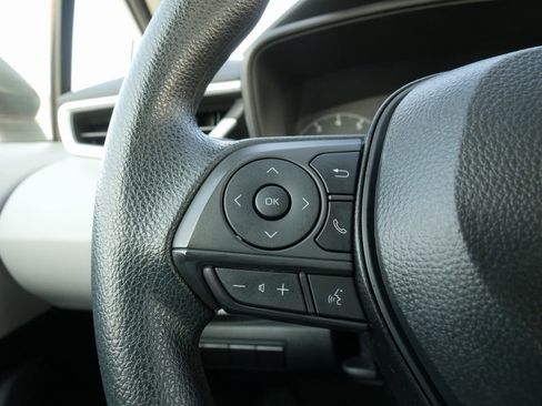 Used 2025 Toyota Corolla LE image 21