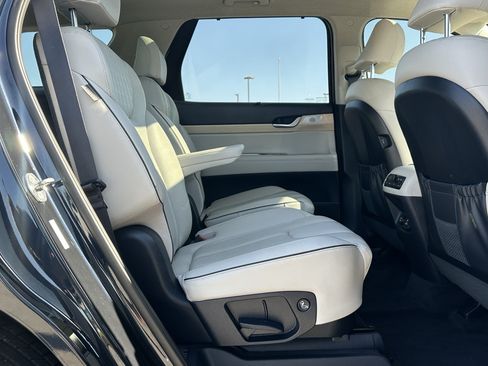 Used 2023 Hyundai Palisade Limited FWD image 15