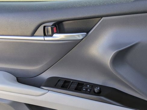 Used 2023 Toyota Camry SE image 24