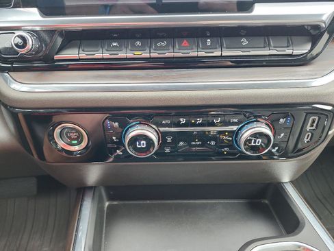 Certified 2023 GMC Sierra 1500 SLT w/ SLT Premium Package AWD/4WD image 19