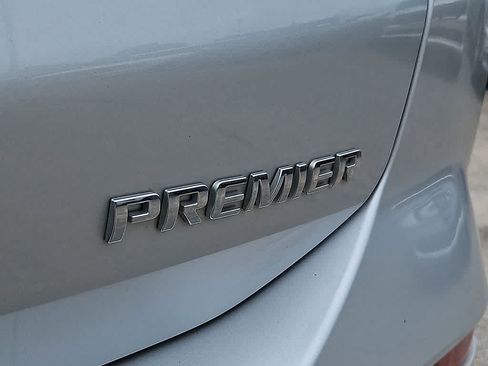 Used 2019 Chevrolet Equinox Premier FWD image 31
