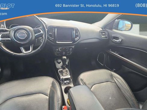 Used 2018 Jeep Compass Latitude w/ Popular Equipment Group FWD image 9