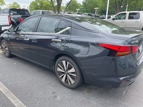 Used 2019 Nissan Altima 2.5 SV FWD image 4