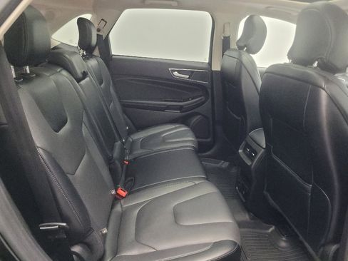 Used 2018 Ford Edge Titanium w/ Equipment Group 301A FWD image 19