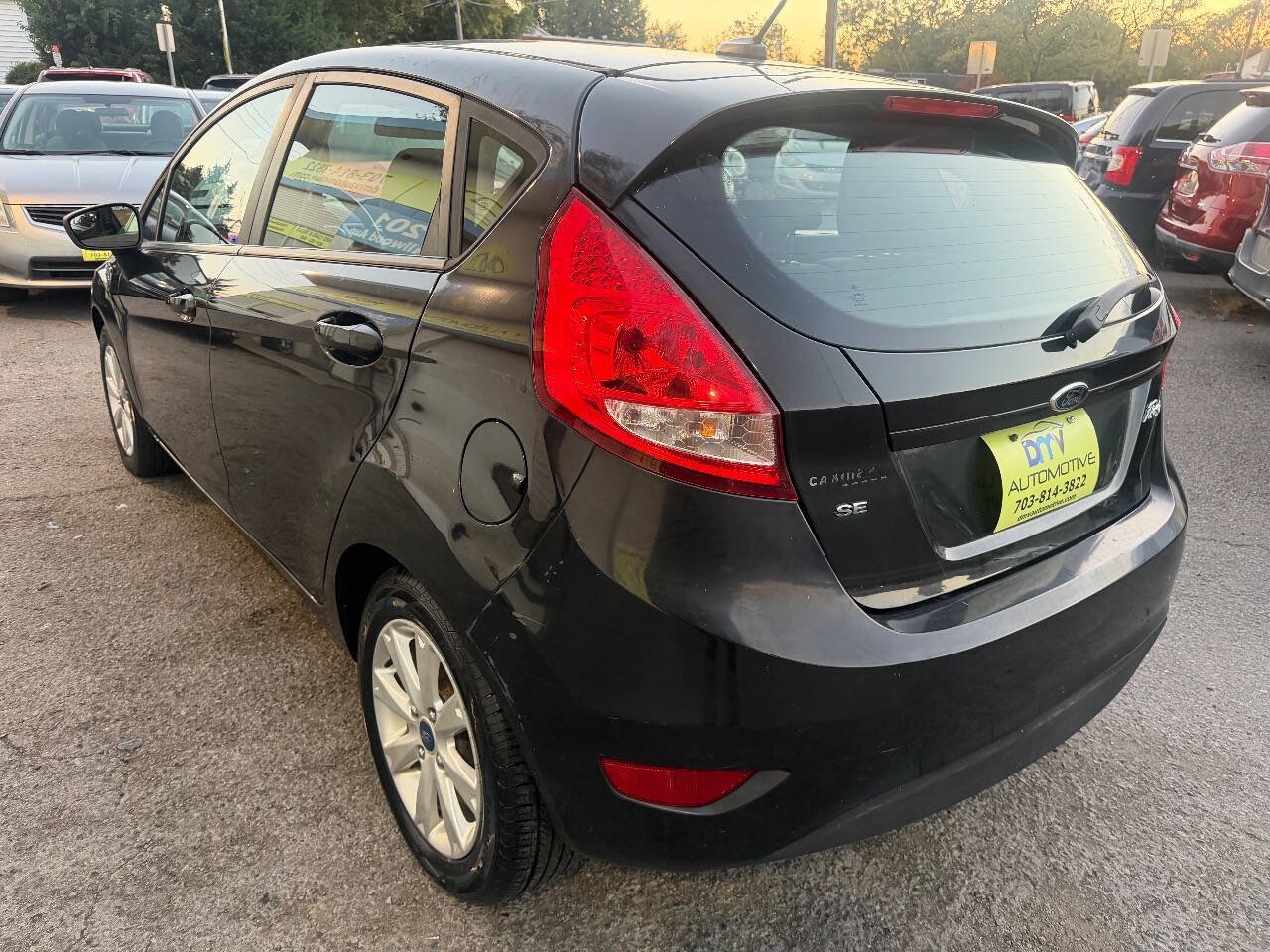 Used 2012 Ford Fiesta SE FWD image 4