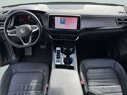 Certified 2025 Volkswagen Atlas SEL image 21