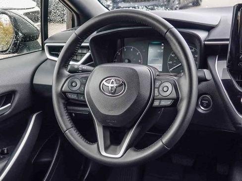 Used 2025 Toyota Corolla SE image 14