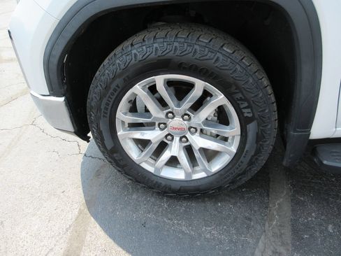 Used 2019 GMC Sierra 1500 SLT w/ SLT Premium Package AWD/4WD image 13