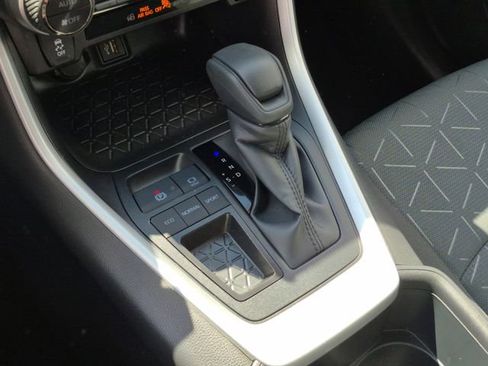 Used 2025 Toyota RAV4 XLE image 12