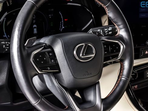 Used 2024 Lexus NX 450h+ AWD w/ Luxury Package image 18