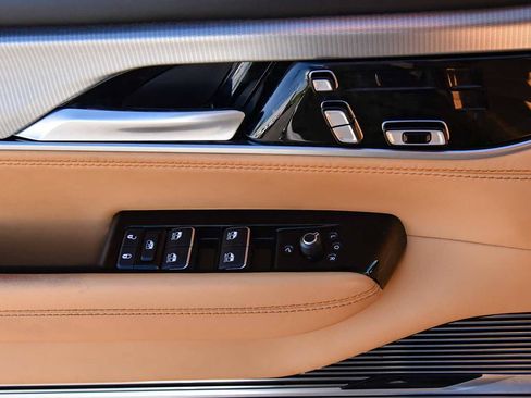 Certified 2023 Jeep Grand Wagoneer Series III AWD/4WD image 15