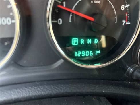 Used 2018 Jeep Wrangler Unlimited Sahara image 16