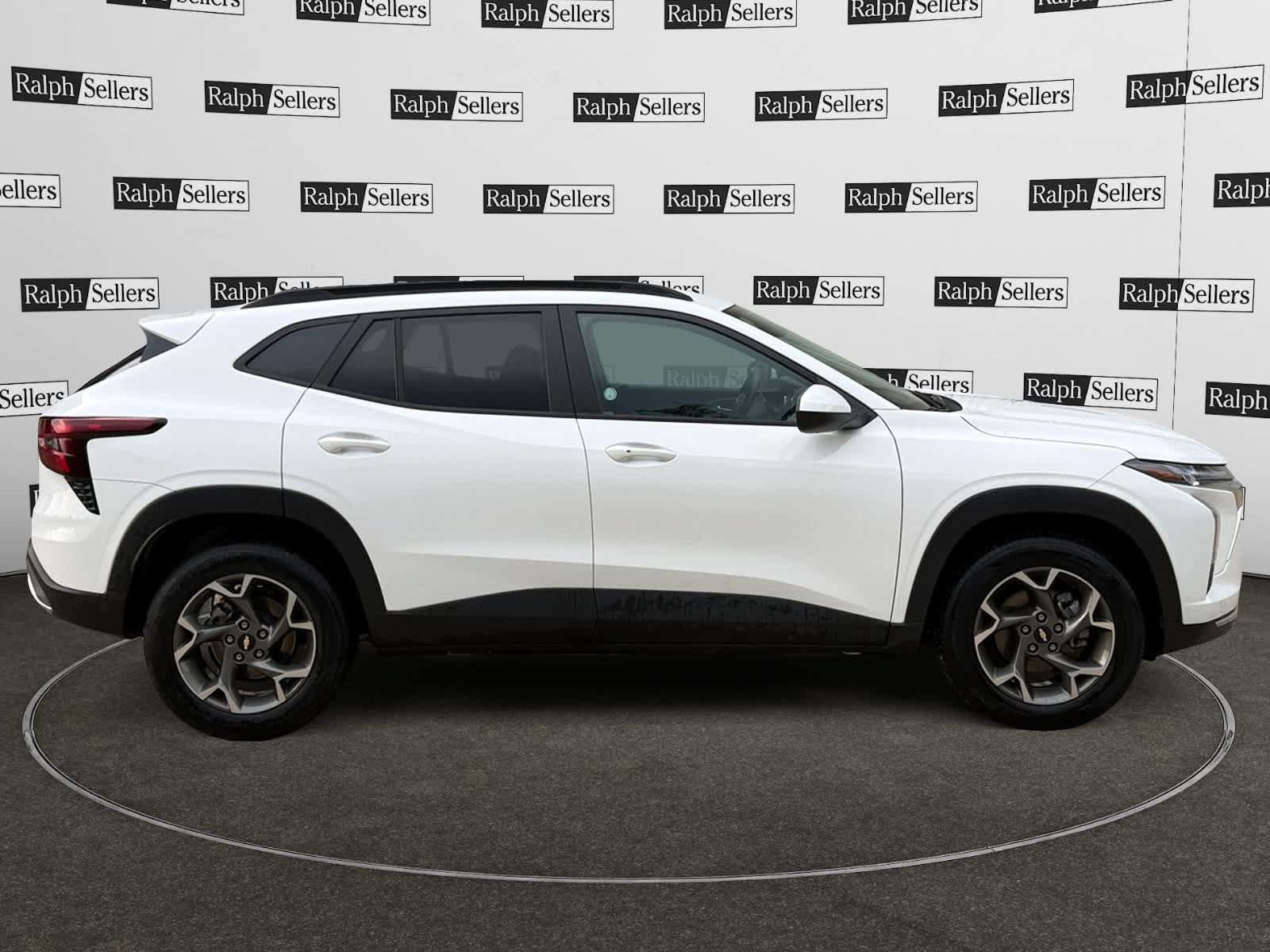 Used 2025 Chevrolet Trax LT w/ LT Convenience Package FWD image 6