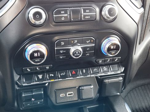 Certified 2022 GMC Sierra 2500 AT4 w/ AT4 Preferred Package image 12