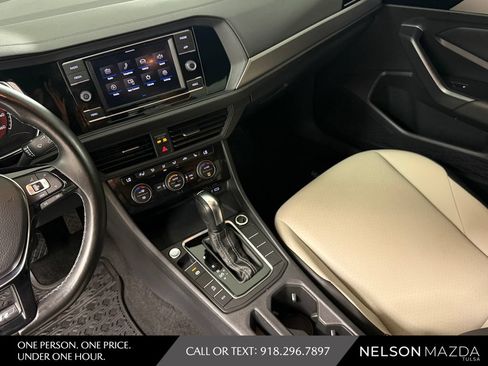 Used 2020 Volkswagen Jetta R-Line FWD image 31