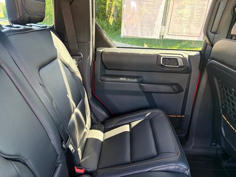 Used 2024 Ford Bronco Badlands w/ Sasquatch Package AWD/4WD image 42