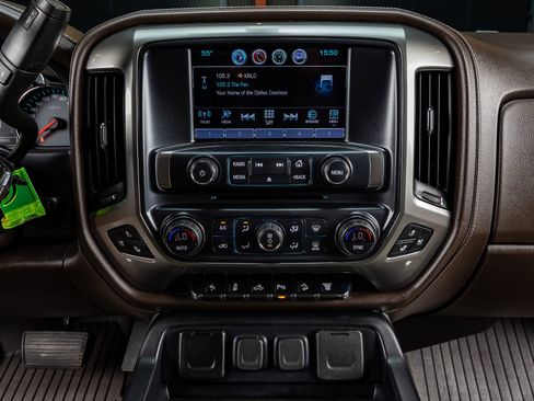 Used 2019 Chevrolet Silverado 2500 LTZ w/ Duramax Plus Package image 22