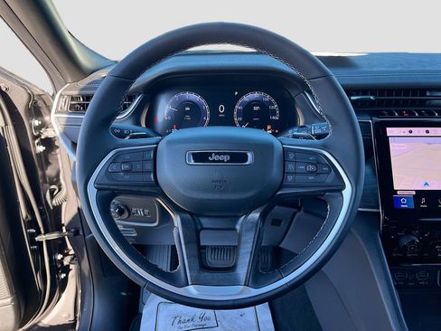 New 2025 Jeep Grand Cherokee Limited w/ Luxury Tech Group II image 11