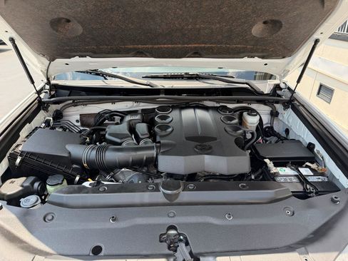 Used 2019 Toyota 4Runner SR5 RWD image 38