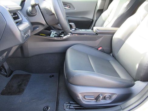 Used 2025 Toyota Prius XLE image 15