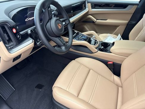 New 2026 Porsche Cayenne Coupe AWD/4WD image 5