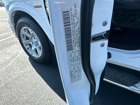 Used 2015 RAM 1500 Laramie w/ Convenience Group AWD/4WD image 23