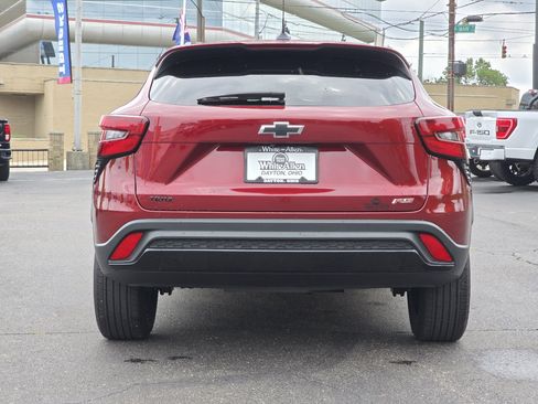 Used 2024 Chevrolet Trax RS FWD image 19