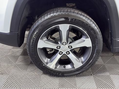 Used 2022 Jeep Grand Cherokee Limited 4xe w/ Luxury Tech Group II AWD/4WD image 13