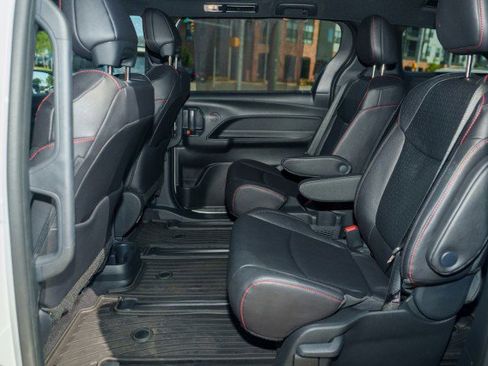 Used 2025 Toyota Sienna XSE w/ XSE Plus Package image 24