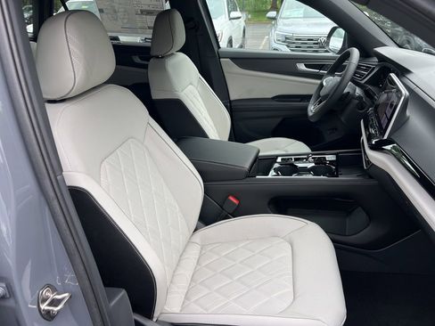 New 2026 Volkswagen Atlas Cross Sport SEL Premium R-Line AWD/4WD image 23