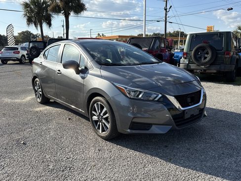 Used 2021 Nissan Versa SV image 7