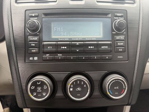 Used 2015 Subaru Forester 2.5i AWD/4WD image 32