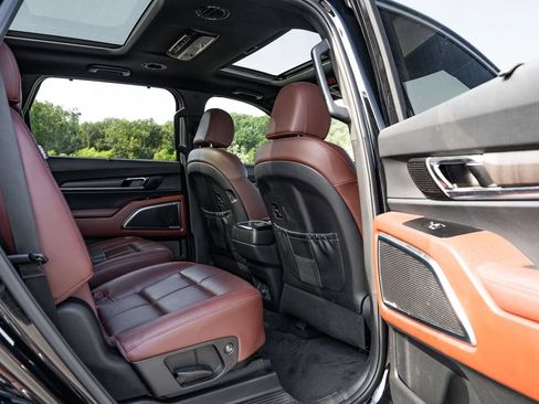 Used 2024 Kia Telluride SX FWD image 14