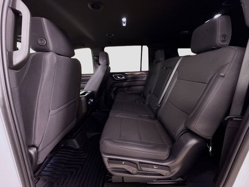 Used 2024 GMC Yukon XL SLE image 24