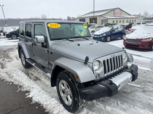 Used 2014 Jeep Wrangler Unlimited Sahara w/ Dual Top Group image 3