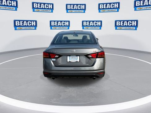 Used 2025 Nissan Altima 2.5 SR FWD image 7