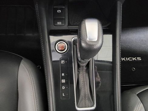 Used 2021 Nissan Kicks SR w/ SR Premium Package image 18