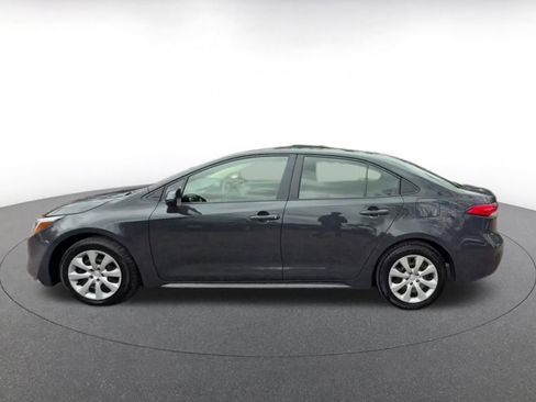 Used 2025 Toyota Corolla LE image 9