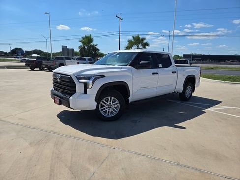 New 2026 Toyota Tundra SR5 AWD/4WD image 3