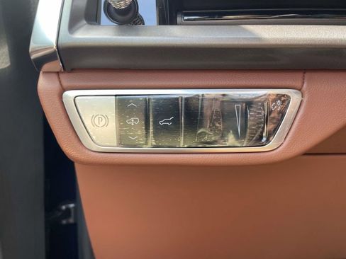 New 2026 Cadillac Vistiq Platinum image 22