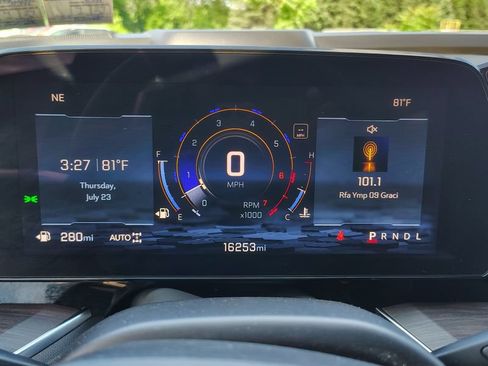 Certified 2025 Chevrolet Tahoe Premier AWD/4WD image 33