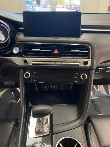 Used 2025 Genesis G70 2.5T RWD image 19