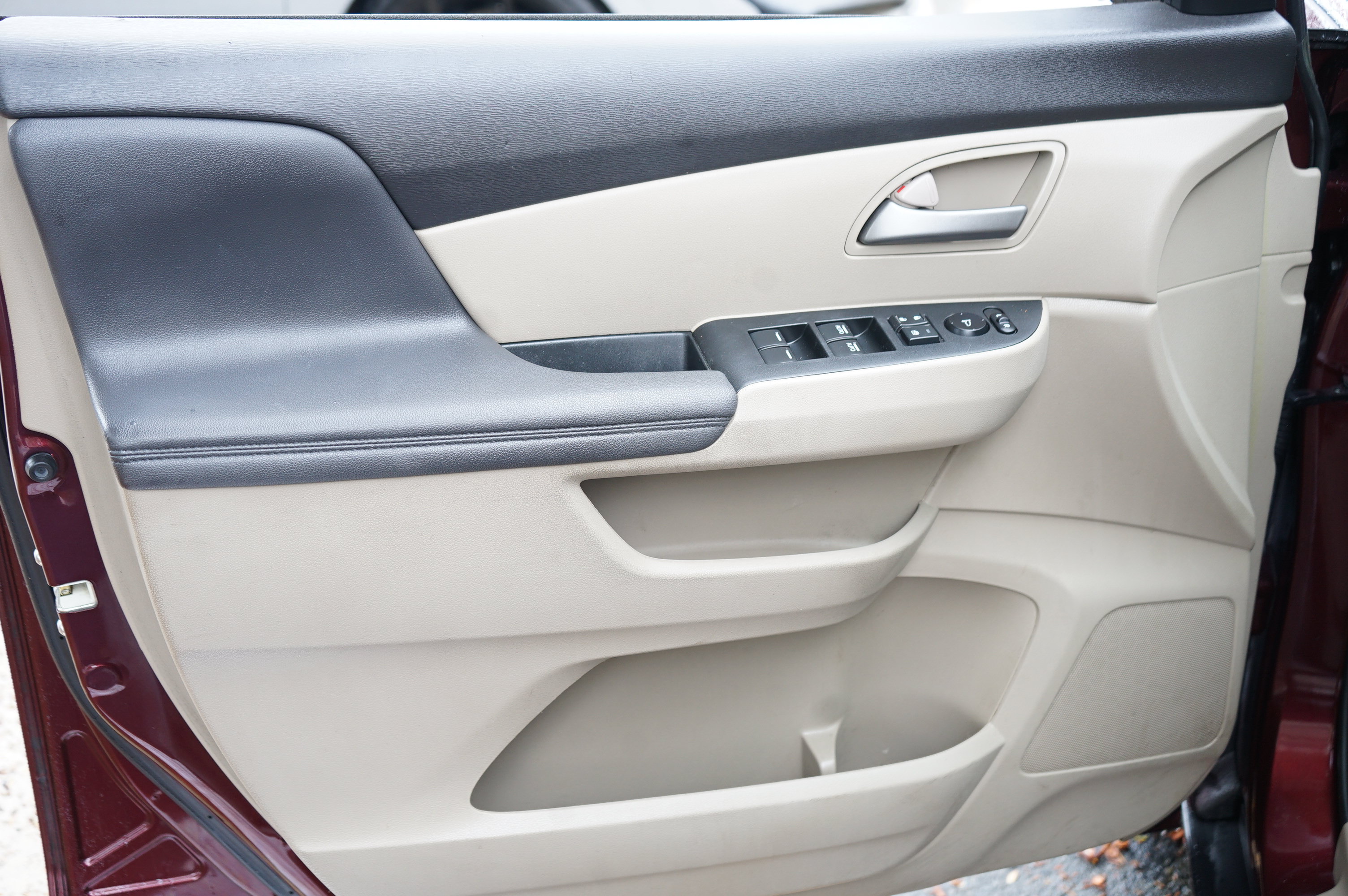 Used 2012 Honda Odyssey LX image 10